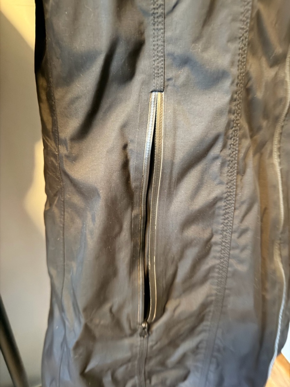 Lululemon Long Rain Jacket - Picture 9 of 9